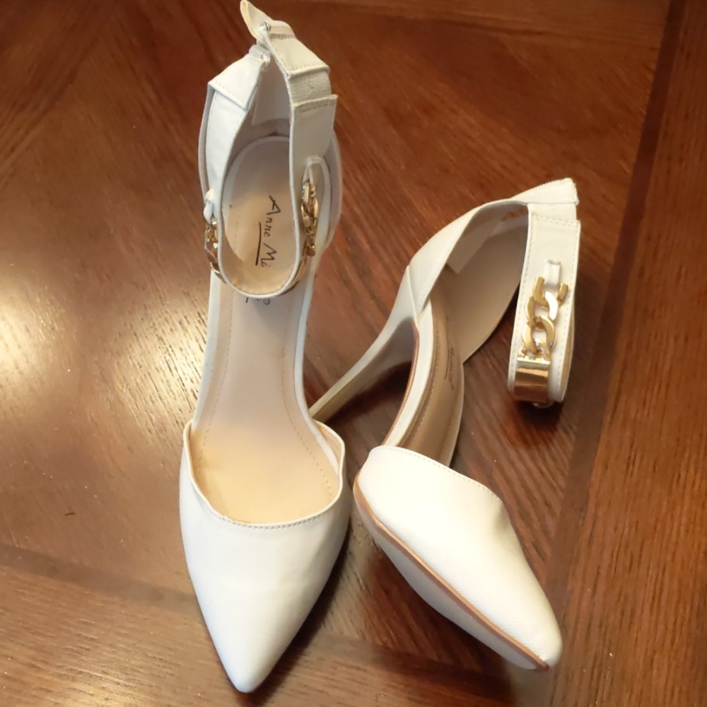 Shoes - Picture 2 of 4